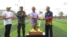 Lapang Mini Soccer Garuda Bhwa resmi dibuka oleh Asda II Bidang Ekonomi dan Pembangunan, Puji Widodo.