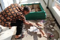 Kondisi empat ruang kelas di MAN 2 Sukabumi rusak berat dan tak dapat digunakan.
