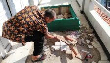 Kondisi empat ruang kelas di MAN 2 Sukabumi rusak berat dan tak dapat digunakan.
