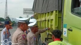 Dinas Perhubungan Kabupaten Sukabumi bersama Polres Sukabumi melaksanakan razia gabungan sebagai upaya penertiban kendaraan ODOL. .