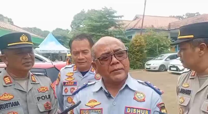 Dinas Perhubungan Kabupaten Sukabumi menerima aspirasi para pengemudi truk yang menolak RUU ODOL 2025.