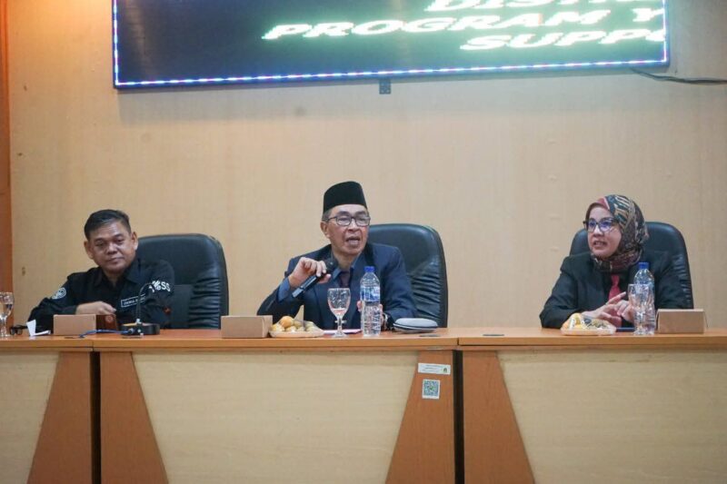 Sekda Kabupaten Sukabumi H. Ade Suryaman membuka Forum Evaluasi Akhir Program YESS 2025.