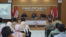 Dinas Pertanian Kabupaten Sukabumi menggelar Rapat Evaluasi dan Sosialisasi Kebijakan Pupuk Bersubsidi pasca terbitnya Perpres Nomor 6 Tahun 2025.