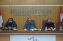 Sekretaris Daerah Kabupaten Sukabumi H. Ade Suryaman memberikan arahan dalam Rapat Evaluasi dan Sosialisasi Kebijakan Pupuk Bersubsidi