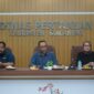 Sekretaris Daerah Kabupaten Sukabumi H. Ade Suryaman memberikan arahan dalam Rapat Evaluasi dan Sosialisasi Kebijakan Pupuk Bersubsidi