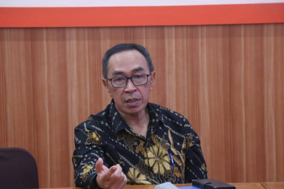 Sekretaris Daerah Kabupaten Sukabumi, Ade Suryaman, memimpin rapat pembentukan Tim Percepatan dan Pengendalian Pembangunan