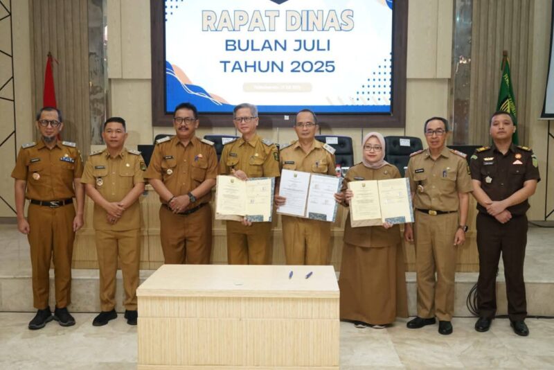 Bupati Sukabumi H. Asep Japar memimpin Rapat Dinas Juli 2025