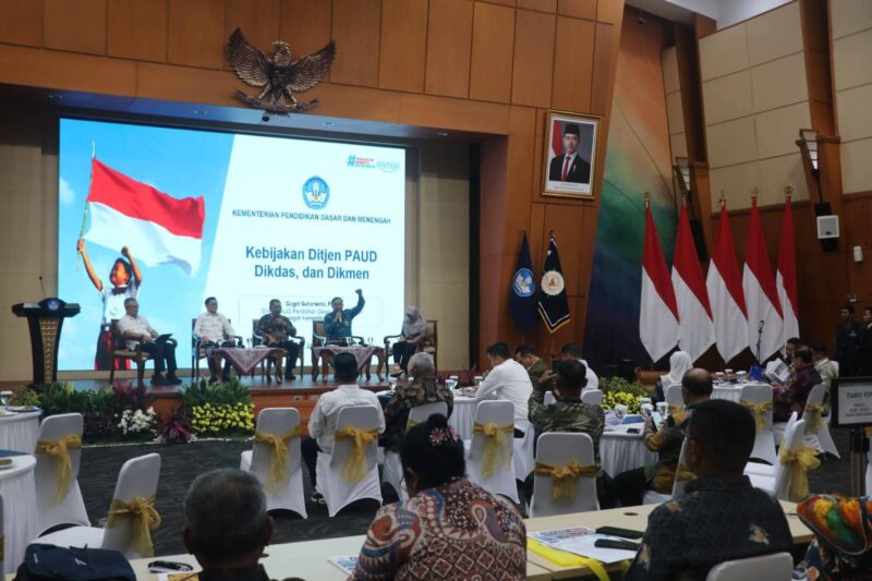 Wakil Bupati Sukabumi H. Andreas menghadiri koordinasi program kerja sama Kemendikdasmen dan Apkasi di Jakarta.