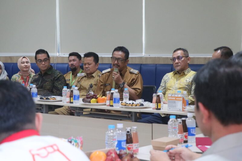 Bappelitbangda Kabupaten Sukabumi dorong sinergi dunia usaha dan pemerintah melalui penyelarasan program CSR dengan prioritas pembangunan daerah.