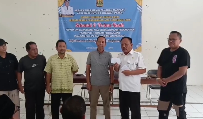 Pemerintah Kelurahan Palabuhanratu melaksanakan evaluasi PBB-P2