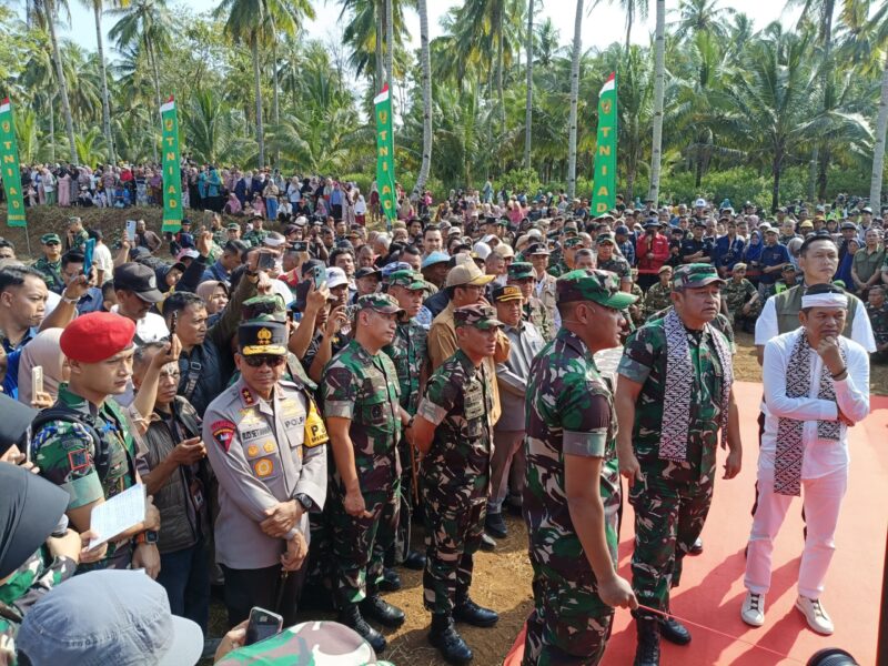 KASAD Jenderal TNI Maruli Simanjuntak meresmikan proyek irigasi pertanian di Ciracap,