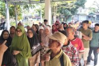 Sebanyak 1.826 Keluarga Penerima Manfaat di Kelurahan Palabuhanratu menerima bantuan beras dari Bulog