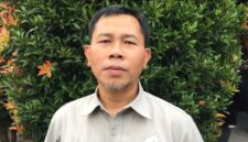 DPMD Kabupaten Sukabumi menunjuk Sekretaris Desa Ika Karmilah sebagai Plt Kepala Desa Cikujang.