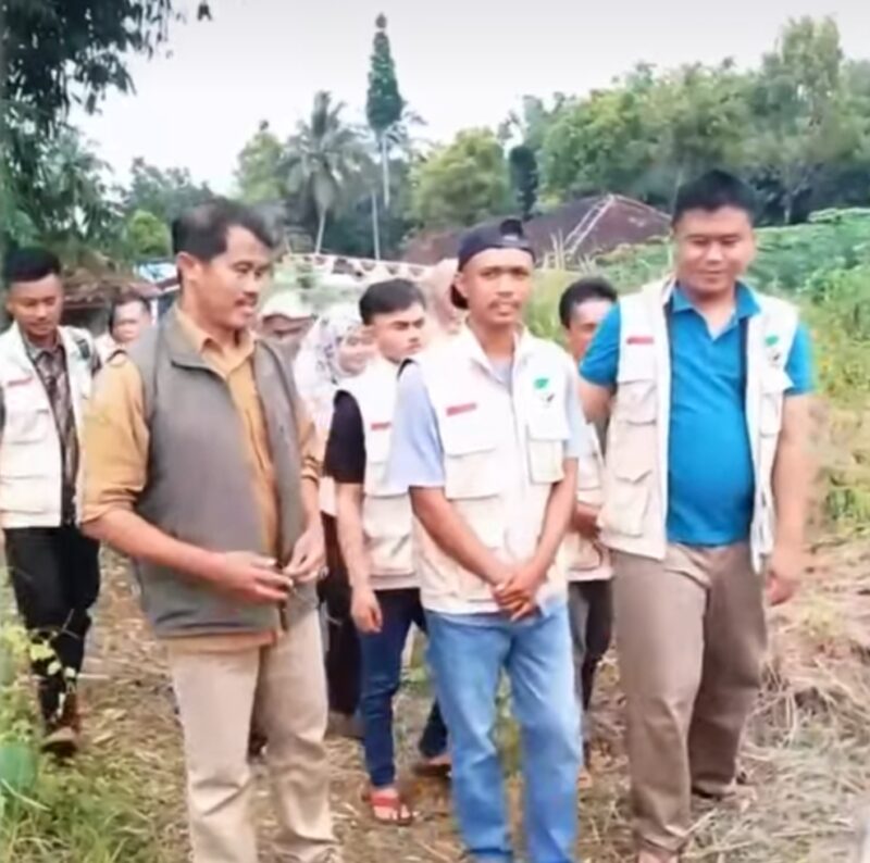 Jenal Abidin, petani milenial dari Kecamatan Waluran, masuk lima besar Petani Berprestasi Jabar 2025.