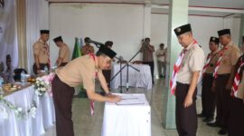 Sekda Kabupaten Sukabumi Ade Suryaman melantik 19 pengurus Mabiran dan Kwarran Gerakan Pramuka Cisaat masa bakti 2025–2028 organisasi.