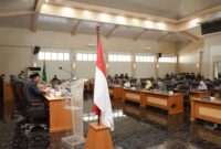 DPRD Kabupaten Sukabumi menggelar rapat paripurna dengan agenda penyampaian pandangan umum fraksi terhadap Raperda Perubahan APBD 2025.