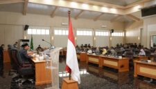 DPRD Kabupaten Sukabumi menggelar rapat paripurna dengan agenda penyampaian pandangan umum fraksi terhadap Raperda Perubahan APBD 2025.