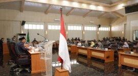 DPRD Kabupaten Sukabumi menggelar rapat paripurna dengan agenda penyampaian pandangan umum fraksi terhadap Raperda Perubahan APBD 2025.