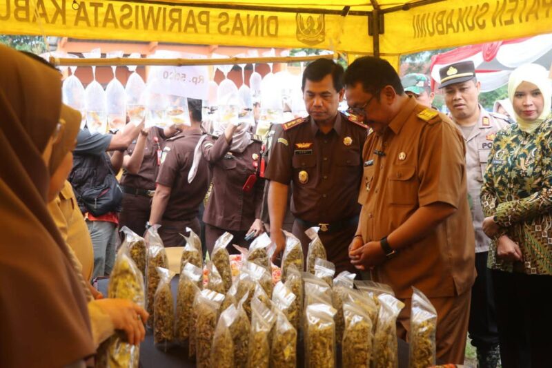 Pasar murah Kejaksaan Negeri Kabupaten Sukabumi hadir untuk membantu memenuhi kebutuhan pokok masyarakat,