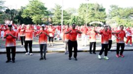 Semarak senam massal di Alun-alun Palabuhanratu meriahkan HUT ke-80 RI
