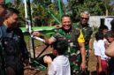 Waaster Panglima TNI Brigjen TNI (Mar) Bambang Hadi Suseno meninjau pelaksanaan TMMD ke-125 Kodim 0622/Kabupaten Sukabumi