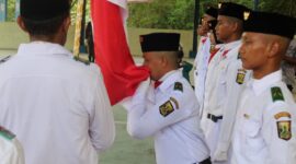 Sebanyak 27 anggota Paskibra Kecamatan Cikakak resmi dikukuhkan menjelang HUT ke-80 RI.