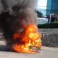 Respons cepat DPKP Kabupaten Sukabumi Posko VII Sukaraja berhasil evakuasi satu unit angkot terbakar
