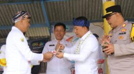 Semangat kebersamaan dalam membangun desa terus digelorakan.