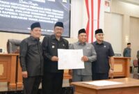 DPRD Kabupaten Sukabumi resmi menetapkan hasil evaluasi Gubernur Jawa Barat terhadap Perubahan APBD 2025.