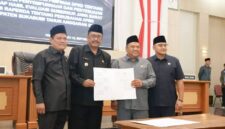 DPRD Kabupaten Sukabumi resmi menetapkan hasil evaluasi Gubernur Jawa Barat terhadap Perubahan APBD 2025.