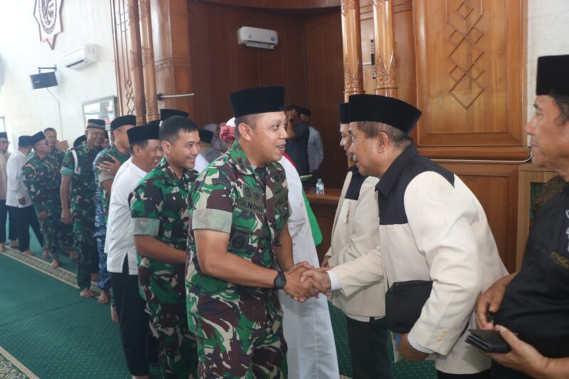 Ribuan jamaah bersama Forkopimda Kabupaten Sukabumi