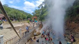 Libur panjang Maulid Nabi membawa berkah bagi sektor pariwisata Kabupaten Sukabumi.