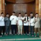 Doa bersama lintas elemen masyarakat mewarnai Istighosah Kubro di Masjid Agung Palabuhanratu,