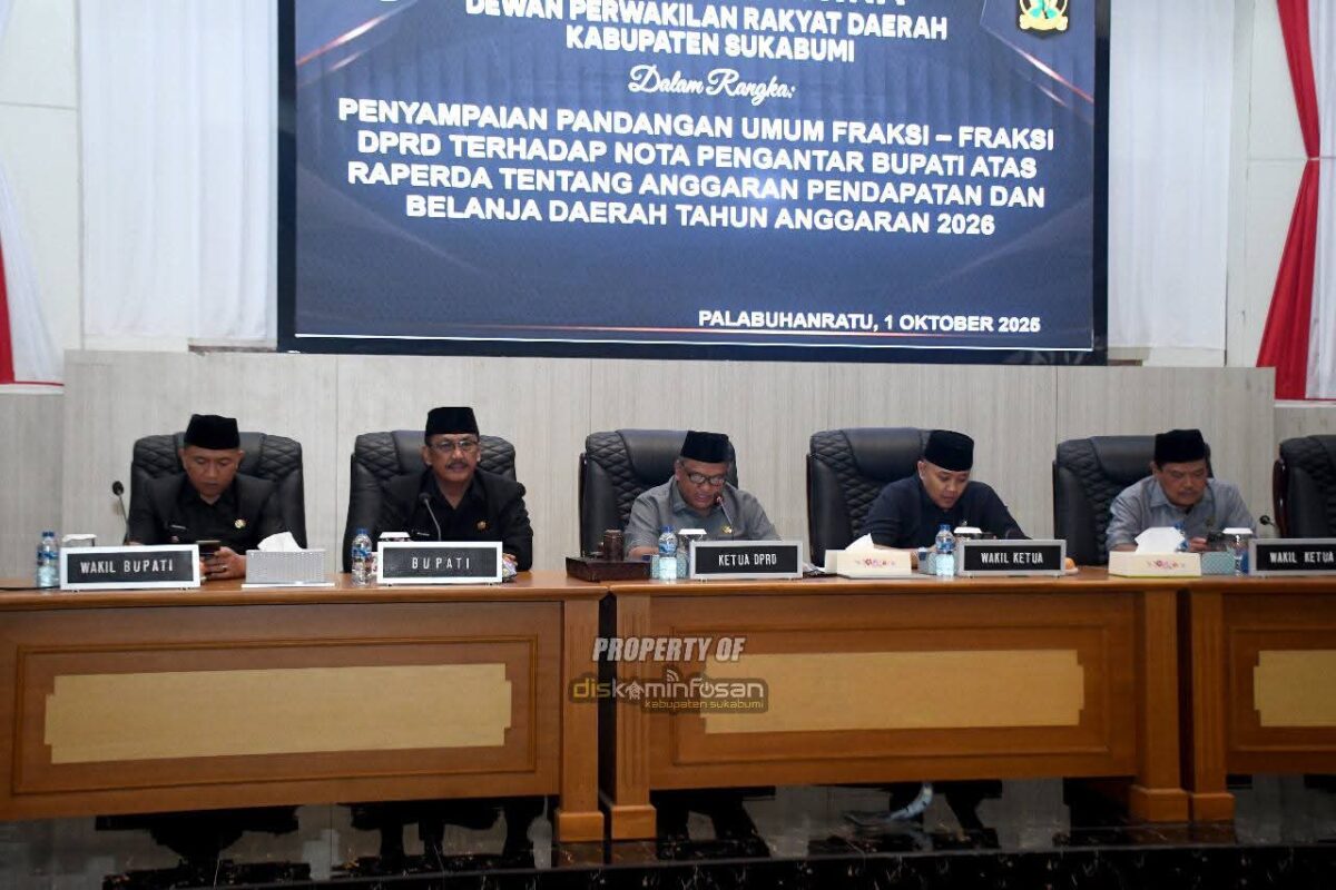 Bupati dan Wakil Bupati Sukabumi menghadiri Rapat Paripurna DPRD