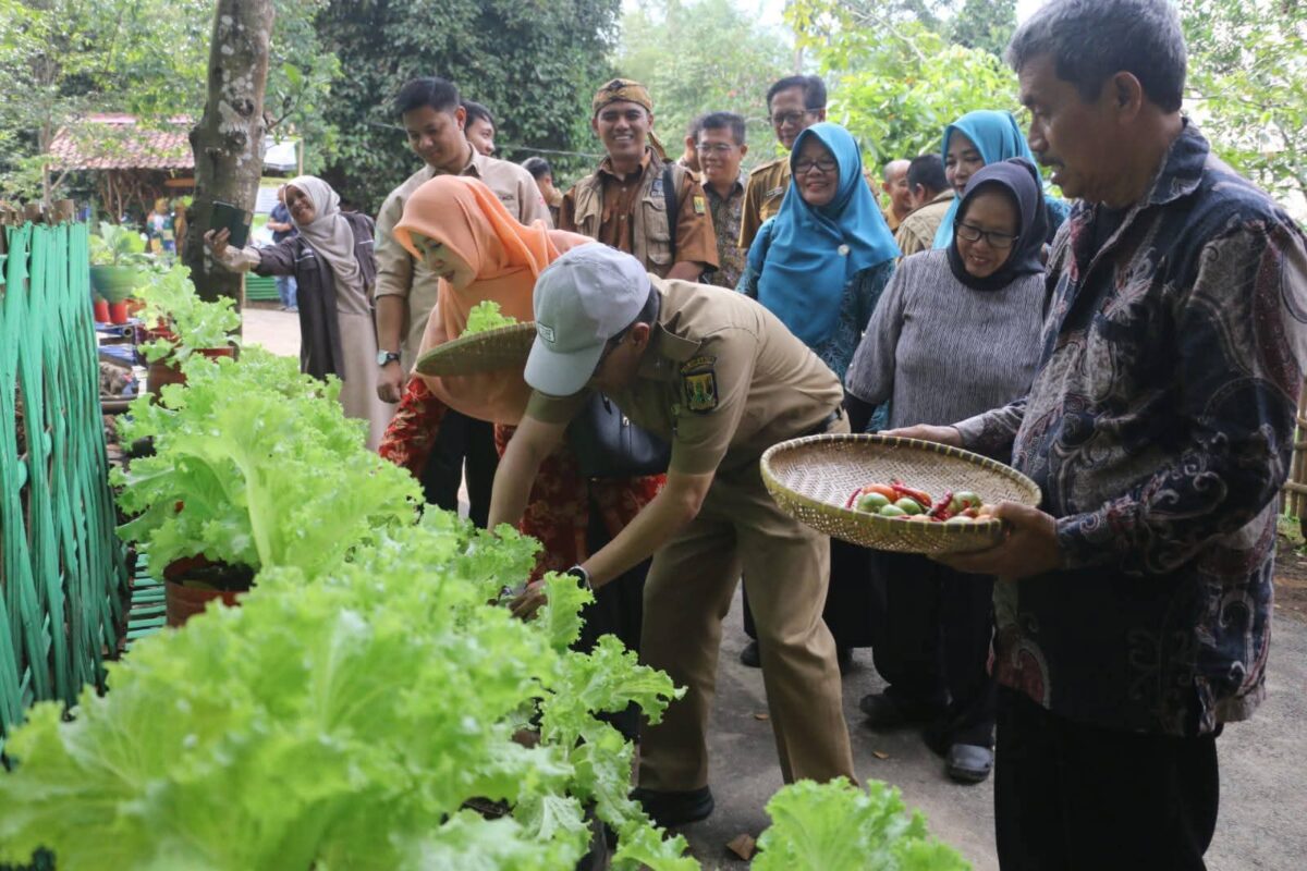 DPMD Kabupaten Sukabumi terus memperkuat sinergi lintas sektor dalam persiapan verifikasi program P2WKSS 2025.