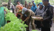DPMD Kabupaten Sukabumi terus memperkuat sinergi lintas sektor dalam persiapan verifikasi program P2WKSS 2025.