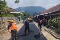 Pemerintah Desa Cimanggu terus berupaya meningkatkan kesejahteraan masyarakat melalui pembangunan infrastruktur.