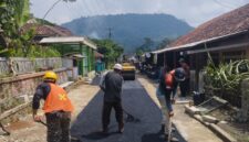 Pemerintah Desa Cimanggu terus berupaya meningkatkan kesejahteraan masyarakat melalui pembangunan infrastruktur.