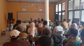 Camat Cisolok Okih Pajri Assidiq memimpin evaluasi capaian PBB 2025