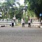 Personel Dishub Kabupaten Sukabumi terus berkomitmen menjaga kelancaran arus lalu lintas di kawasan strategis Palabuhanratu.