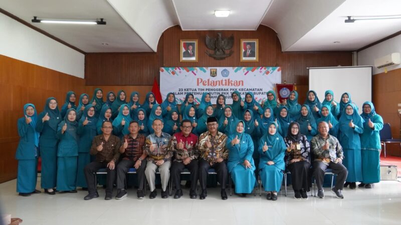 Sebanyak 23 Ketua TP PKK Kecamatan di Kabupaten Sukabumi resmi dilantik oleh Ketua TP PKK