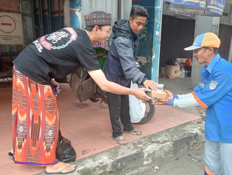 Jum’at Berbagi #2 Lendeng N D’Gank Central Chapter kembali hadir membawa semangat “