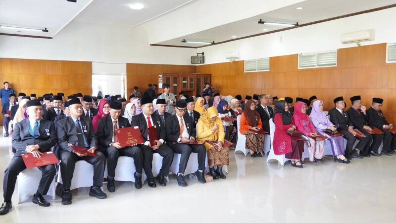 Penghargaan Satyalancana Karya Satya.