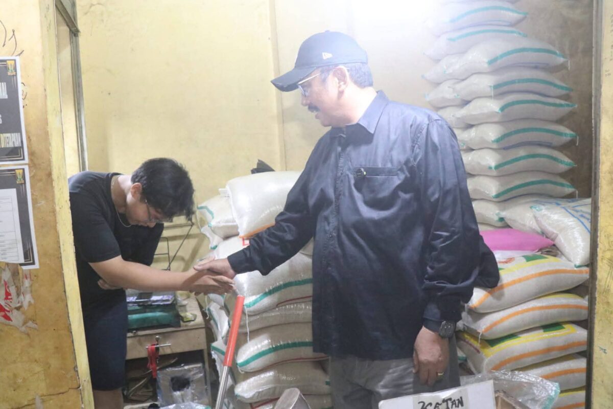 Bupati Sukabumi H. Asep Japar memastikan ketersediaan pangan menjelang Natal dan Tahun Baru