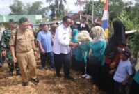 Bupati Sukabumi H. Asep Japar melakukan peletakan batu pertama pembangunan Hunian Tetap bagi warga terdampak bencana