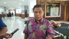 Kuasa Hukum Dede Warsa dan Enang Darsa, H. Agus Sumarna, menyayangkan sikap Komisi I DPRD Kota Bandung