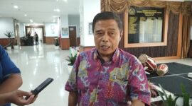 Kuasa Hukum Dede Warsa dan Enang Darsa, H. Agus Sumarna, menyayangkan sikap Komisi I DPRD Kota Bandung