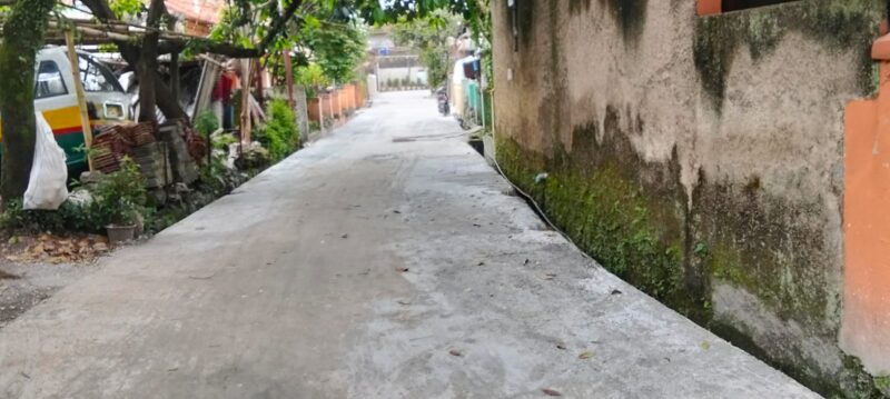 Proyek perbaikan jalan lingkungan di RT 07/RW 08 Kelurahan Jatihandap,