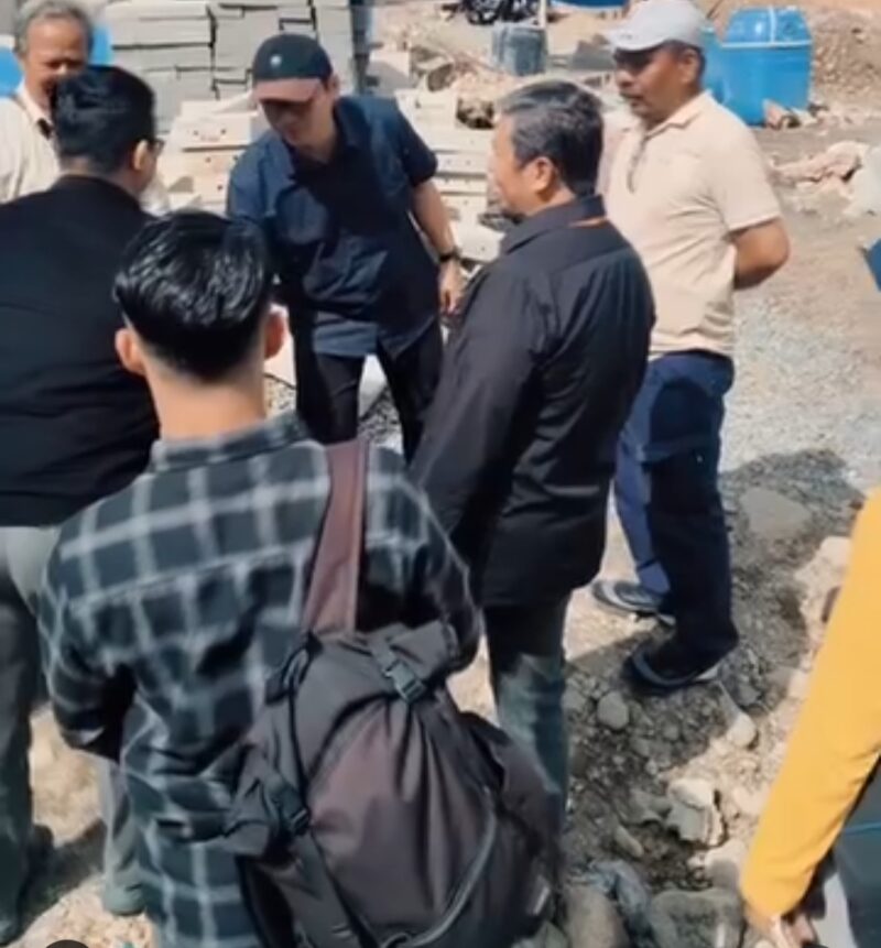 Monitoring pembangunan rumah panggung untuk warga terdampak banjir di Palabuhanratu,