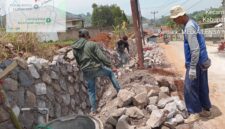 Dugaan pelanggaran K3 pada proyek pembangunan Turap Penahan Tanah di Nagreg